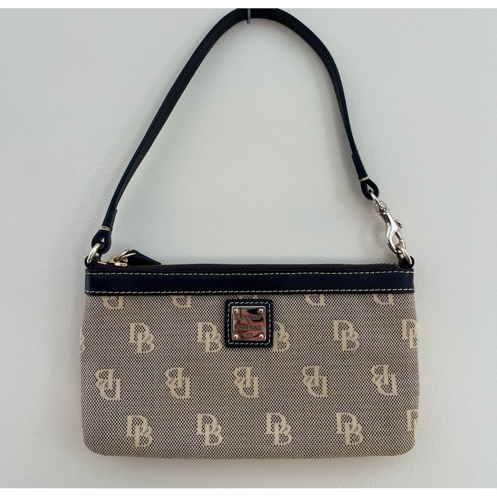 NWOT Dooney & Burke Wristlet